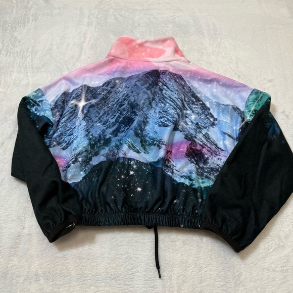 🎄 5/$25 Justice Colorful Mountain Print Pullover - Picture 4 of 4